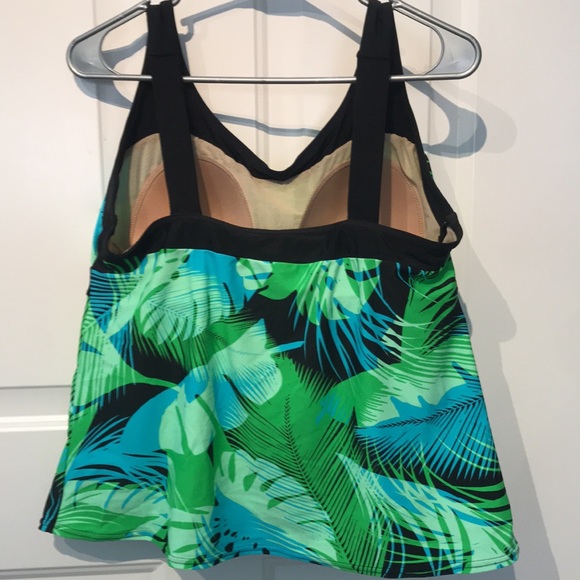 ZeroXposur Tankini and shorts. Hardly warn. - Picture 3 of 8